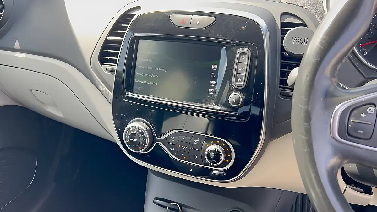 Used 2018 Renault Captur GT Line Grey - Interior and Exterior details 14