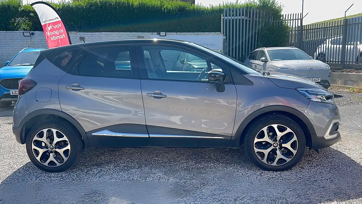 Used 2018 Renault Captur GT Line Grey - Interior and Exterior details 5