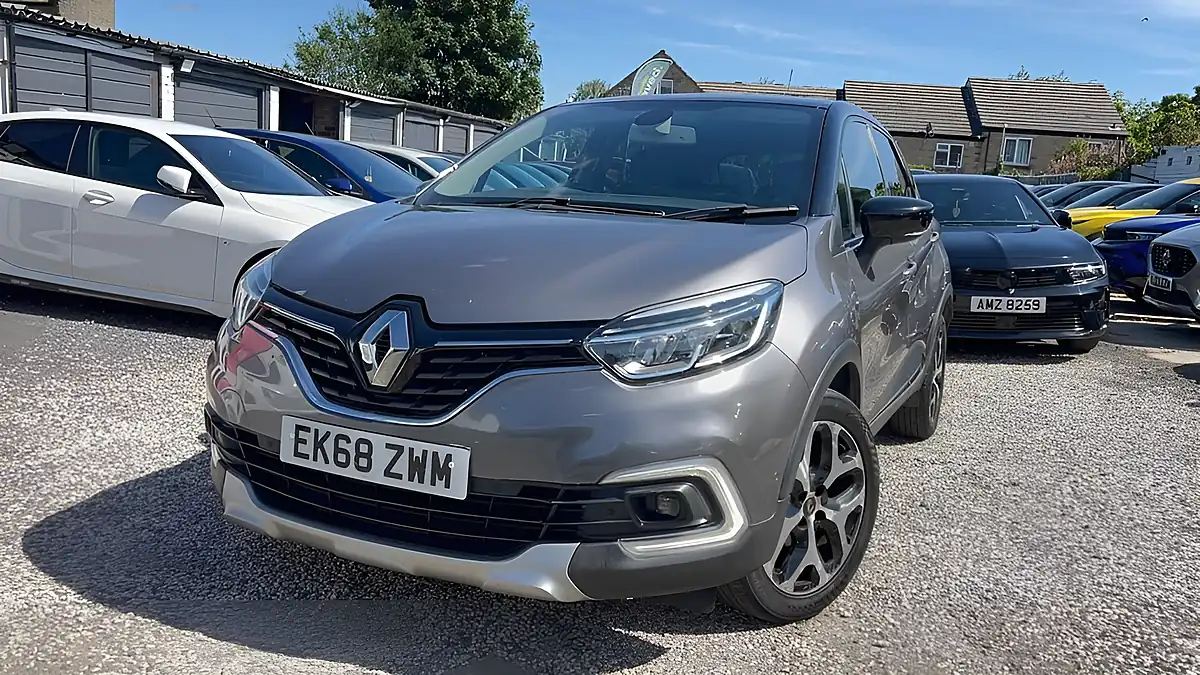 Used 2018 Renault Captur GT Line Grey - Interior and Exterior details 8