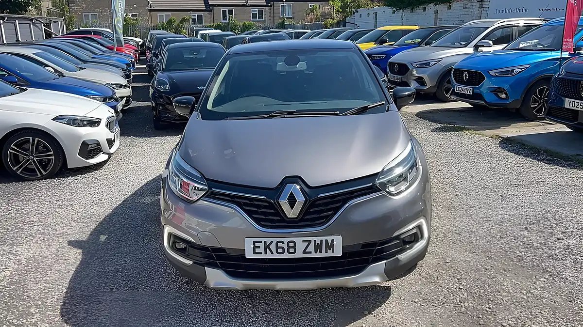 Used 2018 Renault Captur GT Line Grey - Interior and Exterior details 9