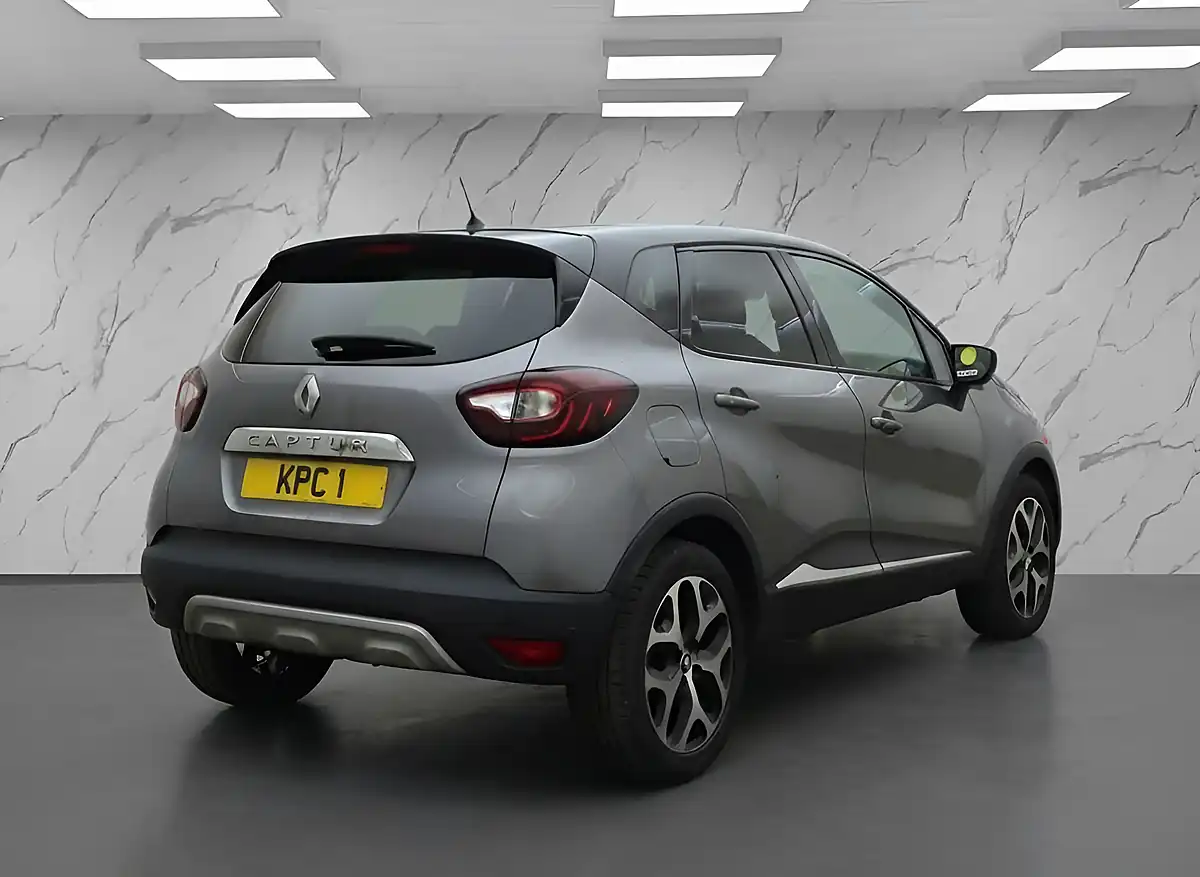 Used 2018 Renault Captur GT Line Grey - Interior and Exterior details 4