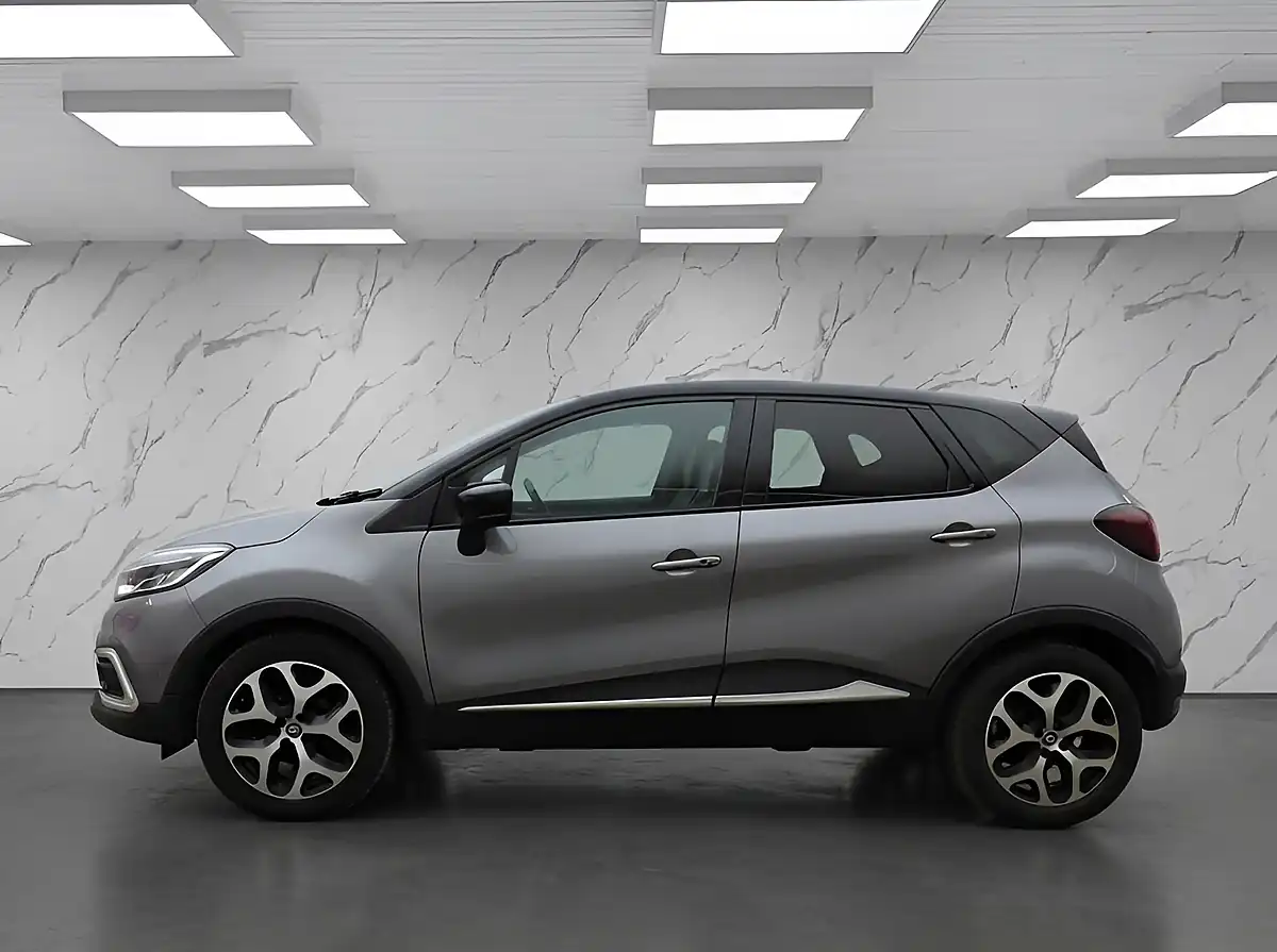 Used 2018 Renault Captur GT Line Grey - Interior and Exterior details 5