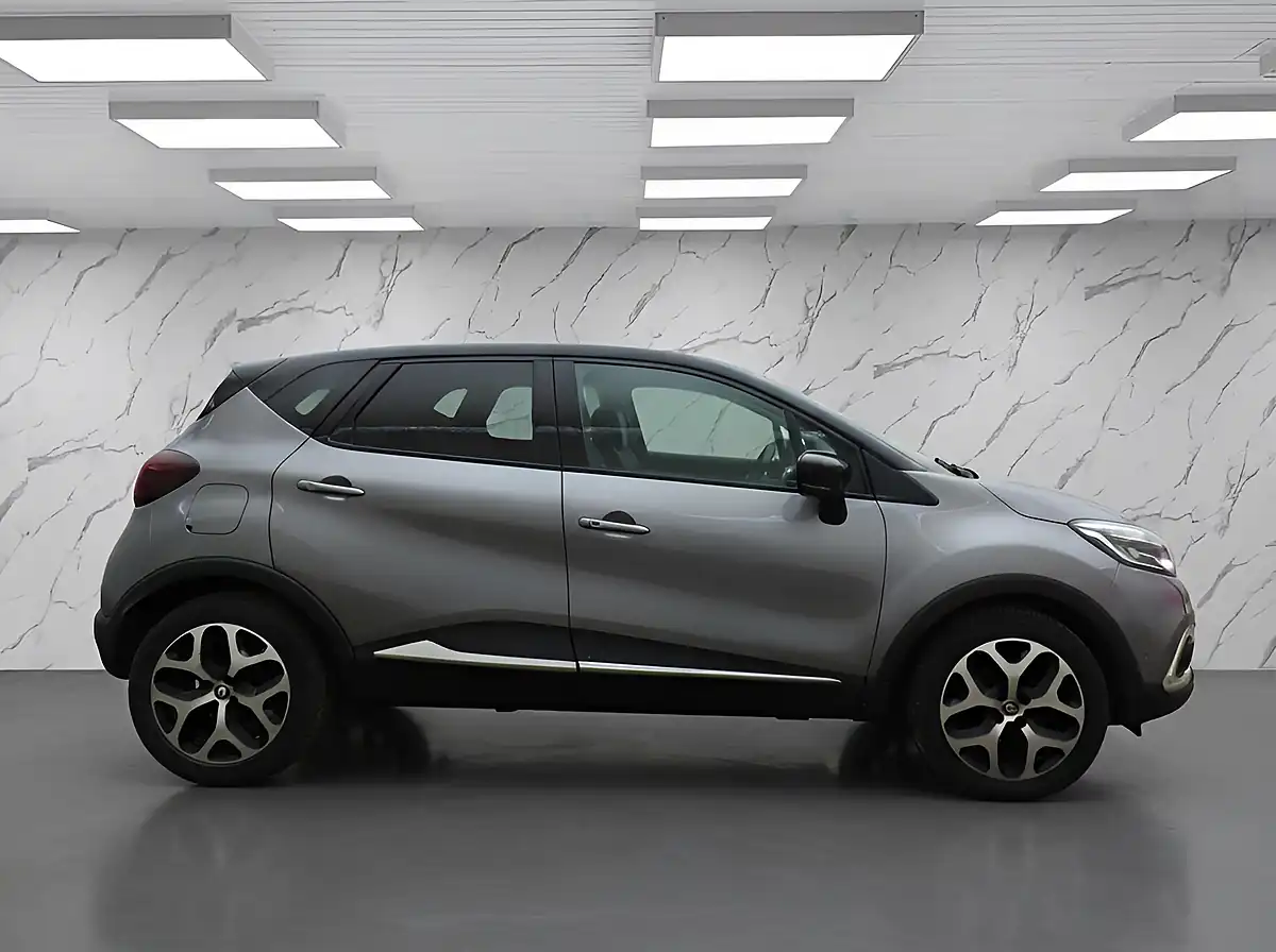 Used 2018 Renault Captur GT Line Grey - Interior and Exterior details 6