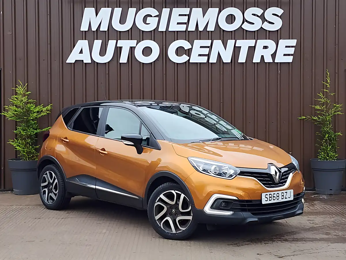 Used 2018 Renault Captur GT Line Orange - Front View
