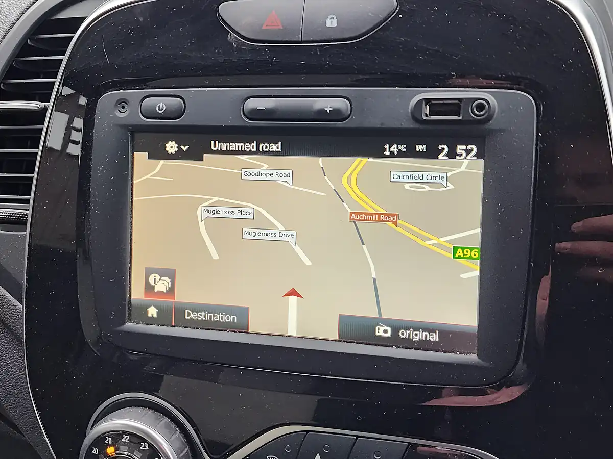 Used 2018 Renault Captur GT Line Orange - Interior and Exterior details 12