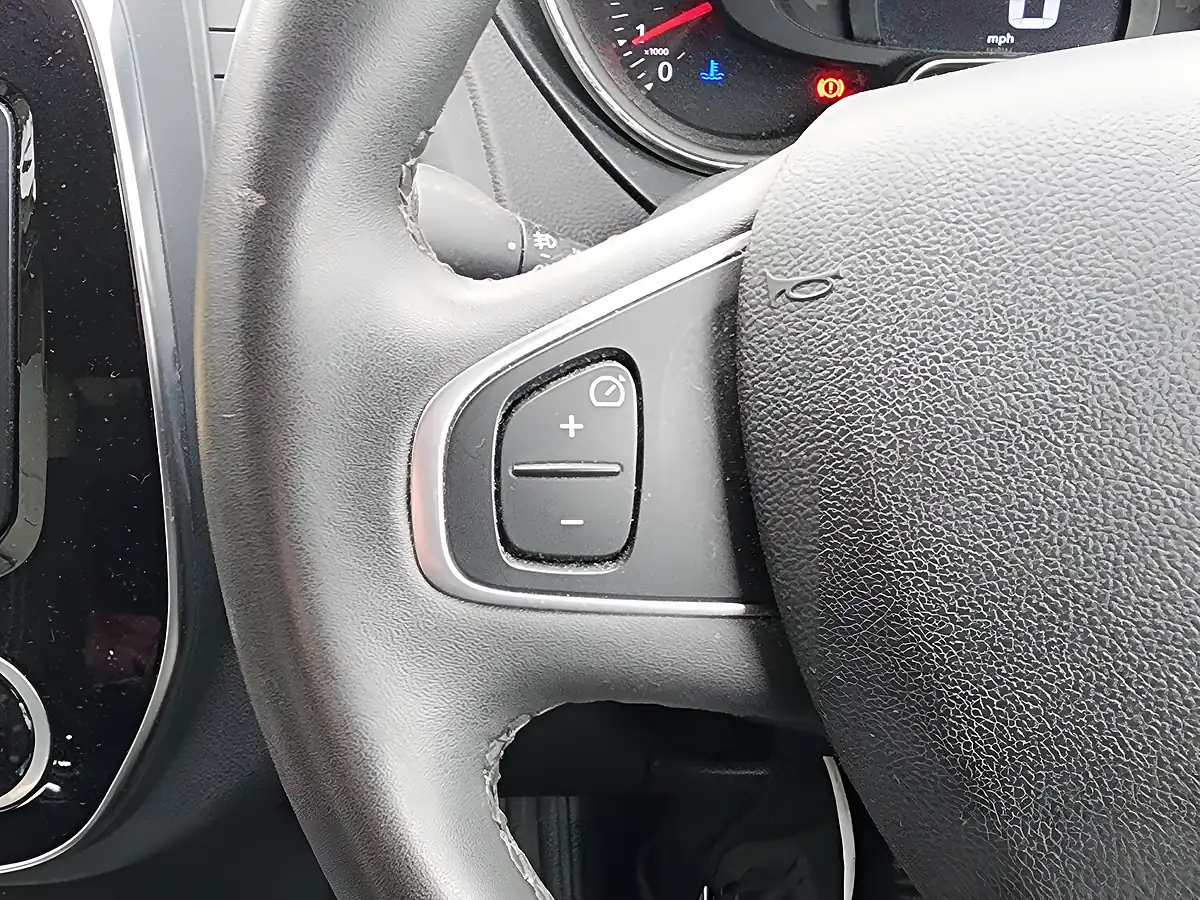 Used 2018 Renault Captur GT Line Orange - Interior and Exterior details 16