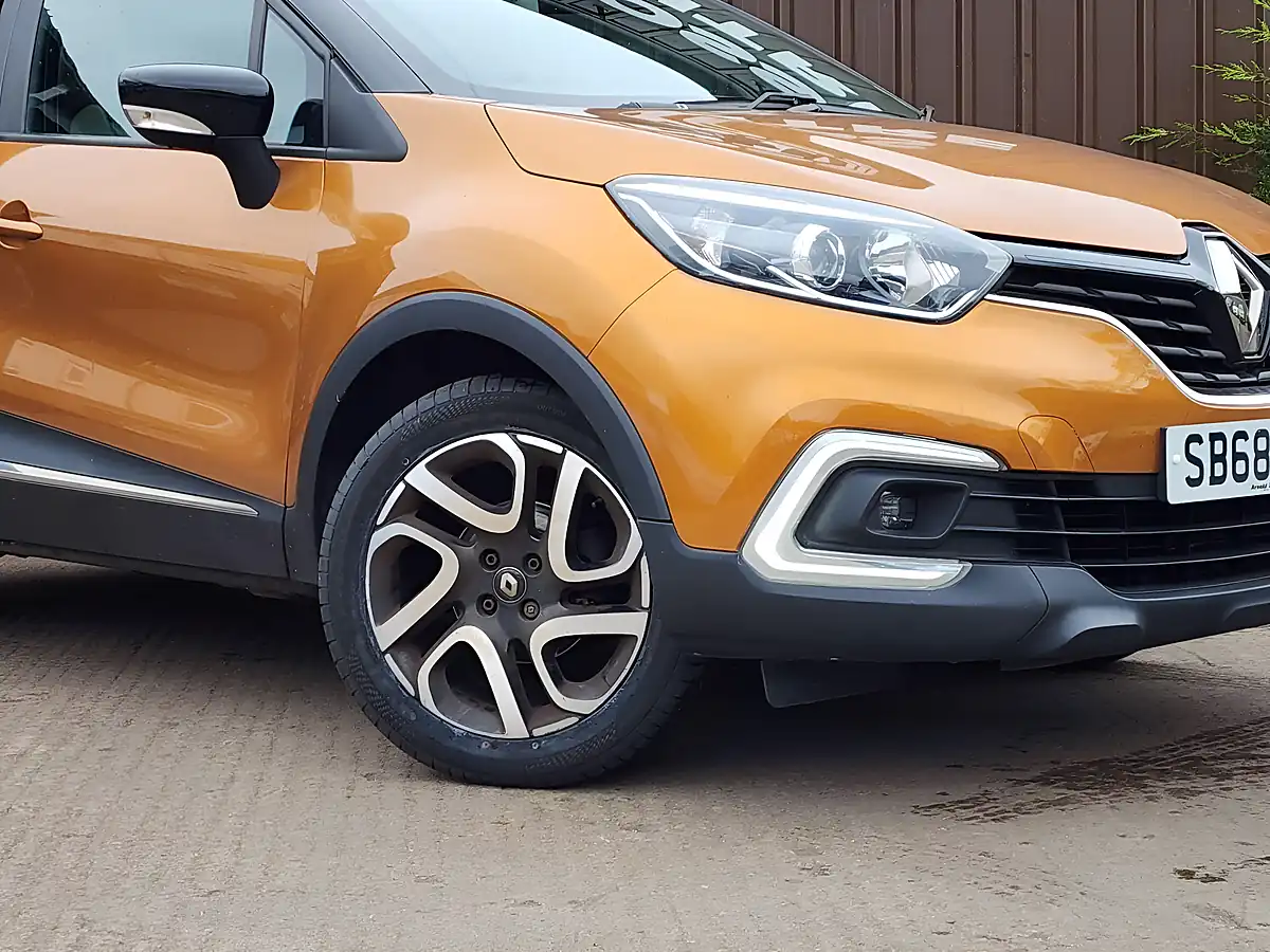 Used 2018 Renault Captur GT Line Orange - Interior and Exterior details 2