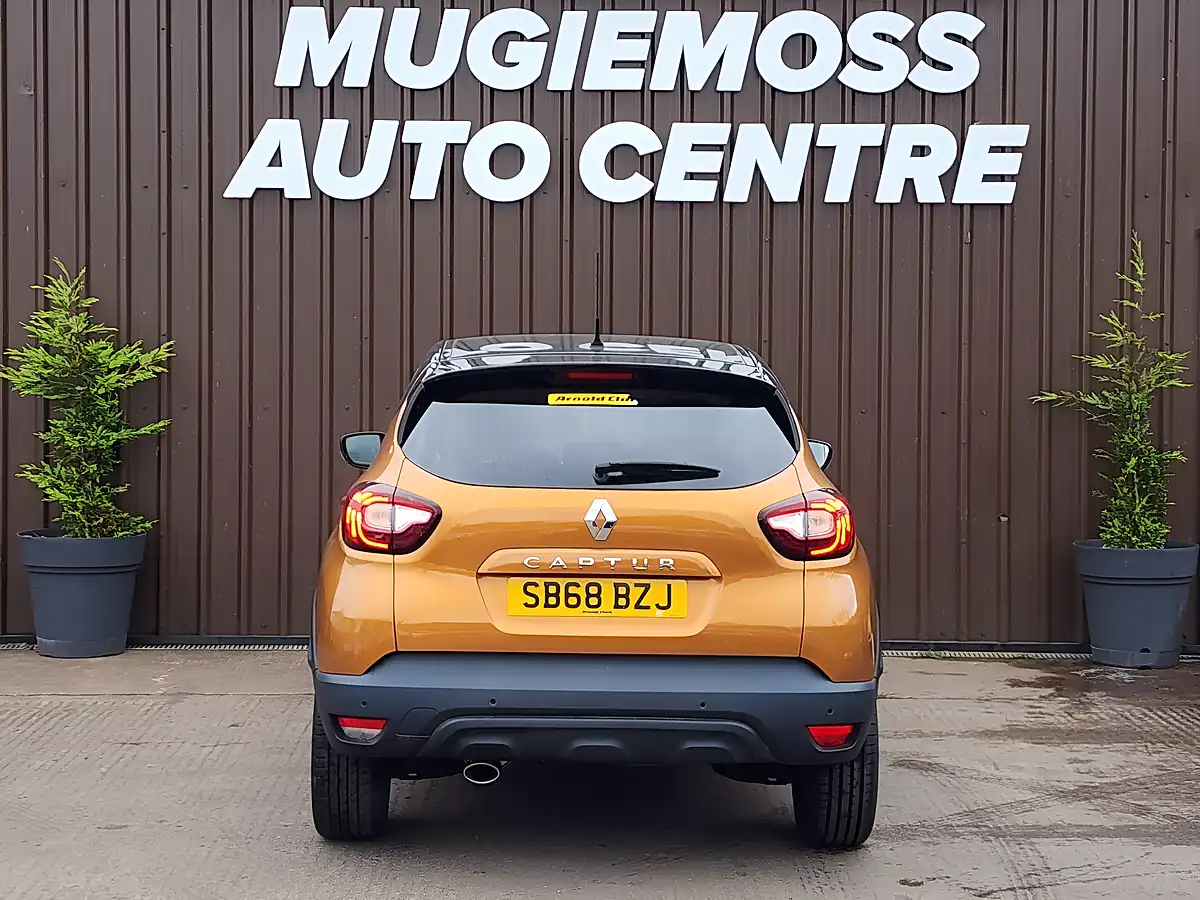 Used 2018 Renault Captur GT Line Orange - Interior and Exterior details 5