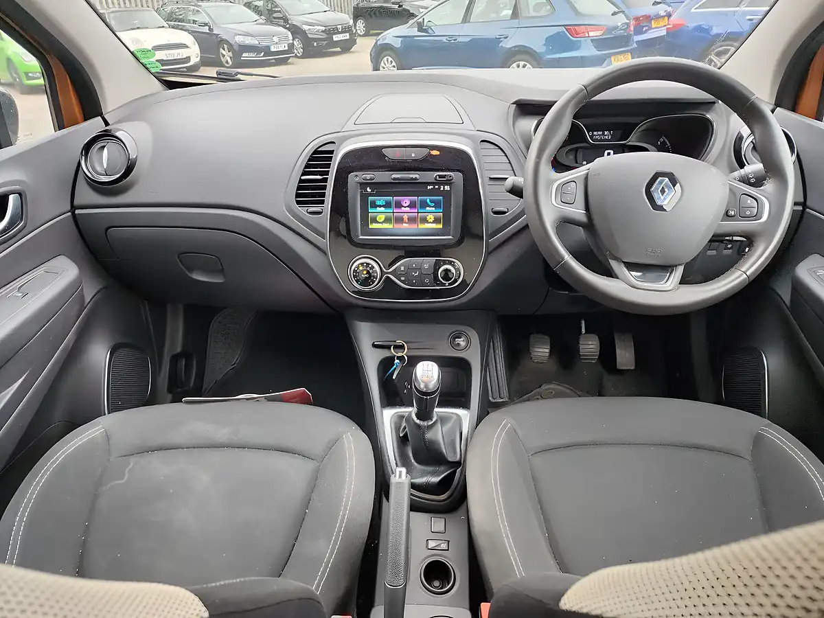 Used 2018 Renault Captur GT Line Orange - Interior and Exterior details 7