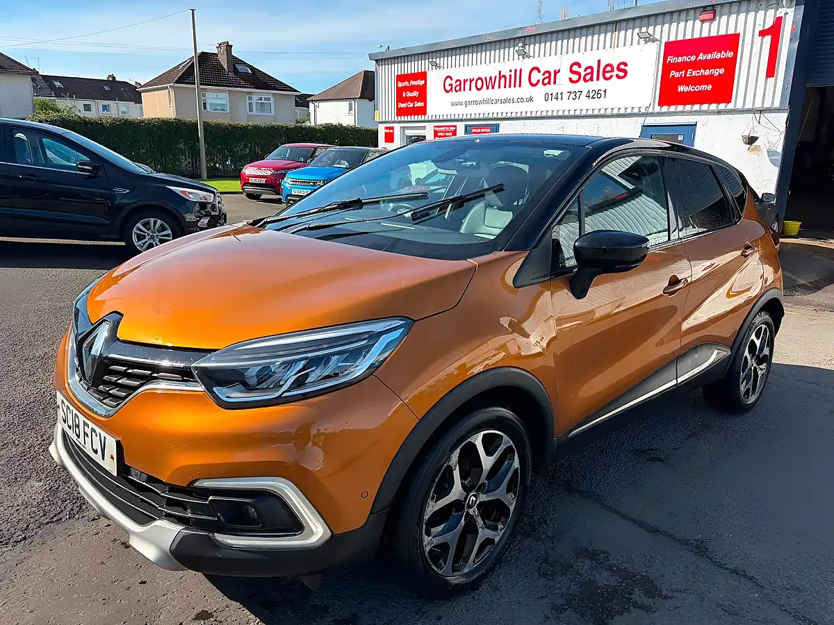 Used 2018 Renault Captur GT Line Orange - Front View