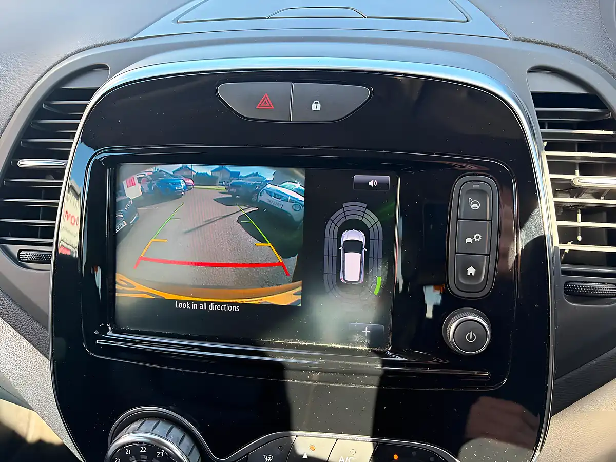 Used 2018 Renault Captur GT Line Orange - Interior and Exterior details 10