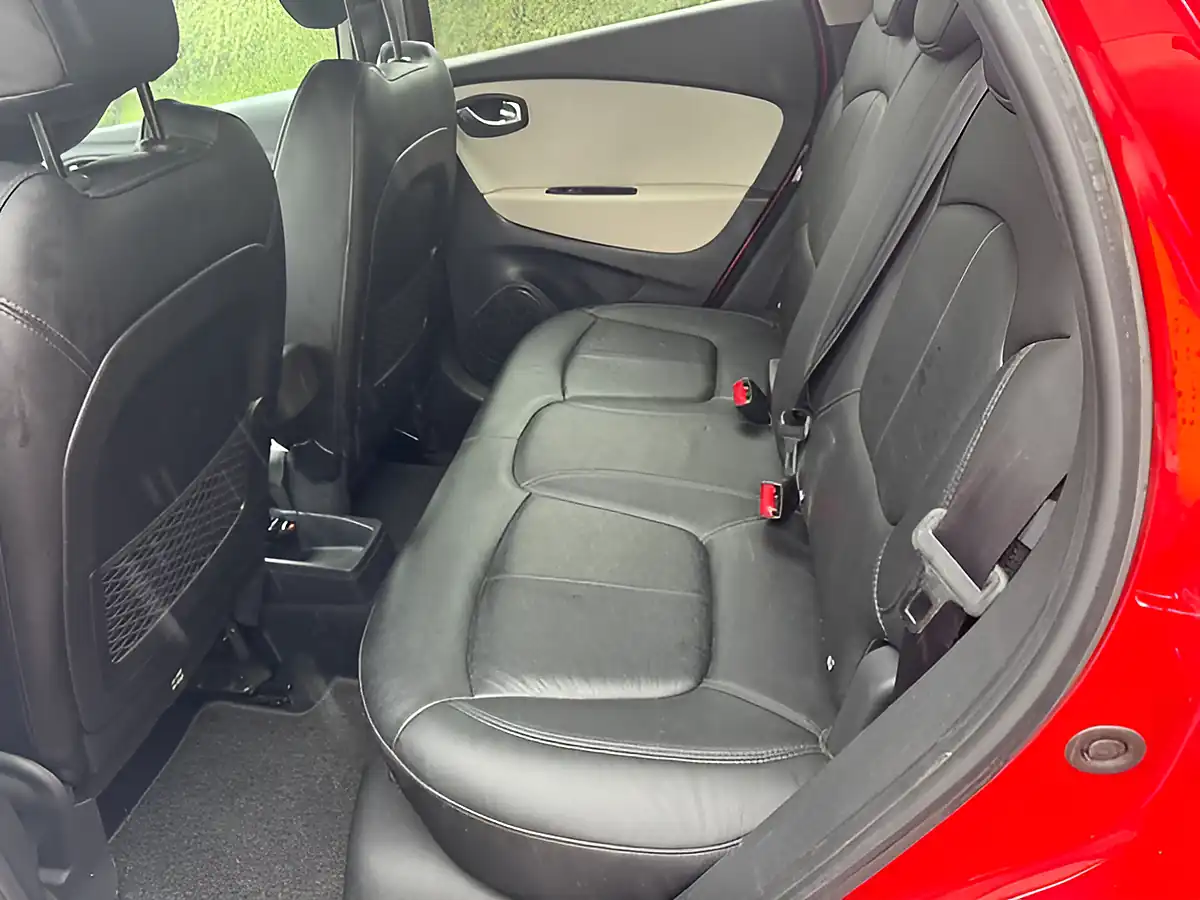 Used 2018 Renault Captur GT Line Red - Interior and Exterior details 15