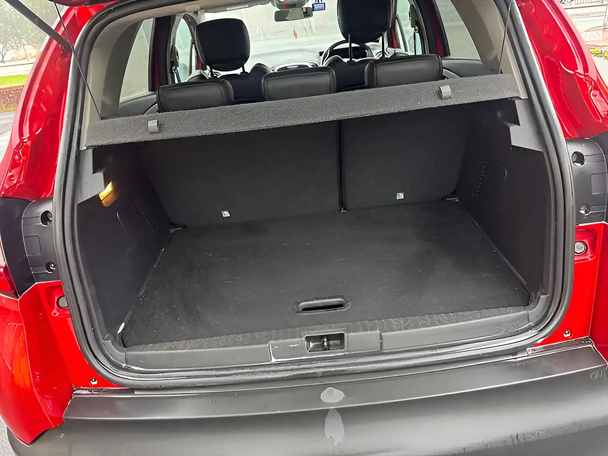 Used 2018 Renault Captur GT Line Red - Interior and Exterior details 16