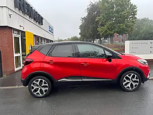 Used 2018 Renault Captur GT Line Red - Interior and Exterior details 4