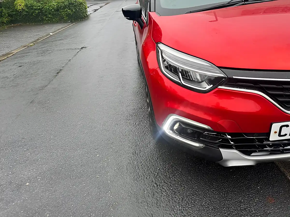 Used 2018 Renault Captur GT Line Red - Interior and Exterior details 5