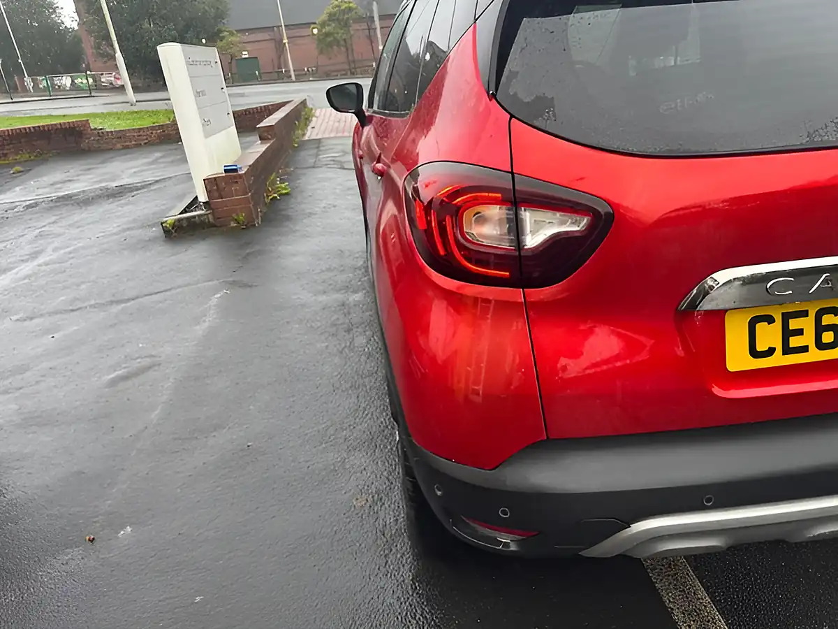 Used 2018 Renault Captur GT Line Red - Interior and Exterior details 8