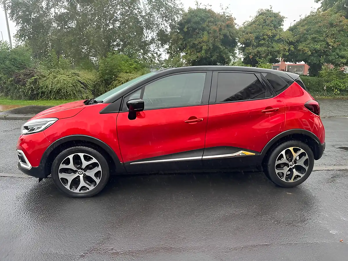 Used 2018 Renault Captur GT Line Red - Interior and Exterior details 9