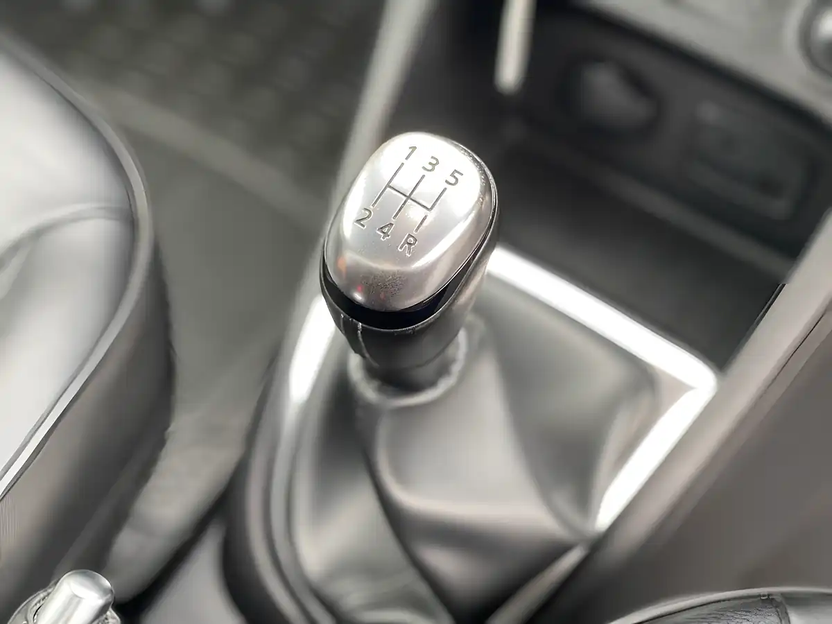 Used 2018 Renault Captur GT Line Silver - Interior and Exterior details 13