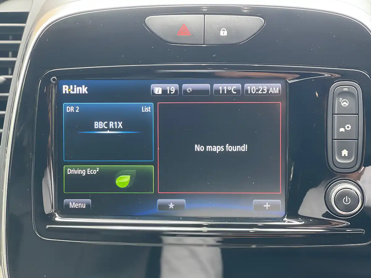 Used 2018 Renault Captur GT Line Silver - Interior and Exterior details 14