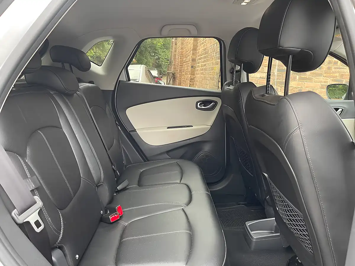 Used 2018 Renault Captur GT Line Silver - Interior and Exterior details 17