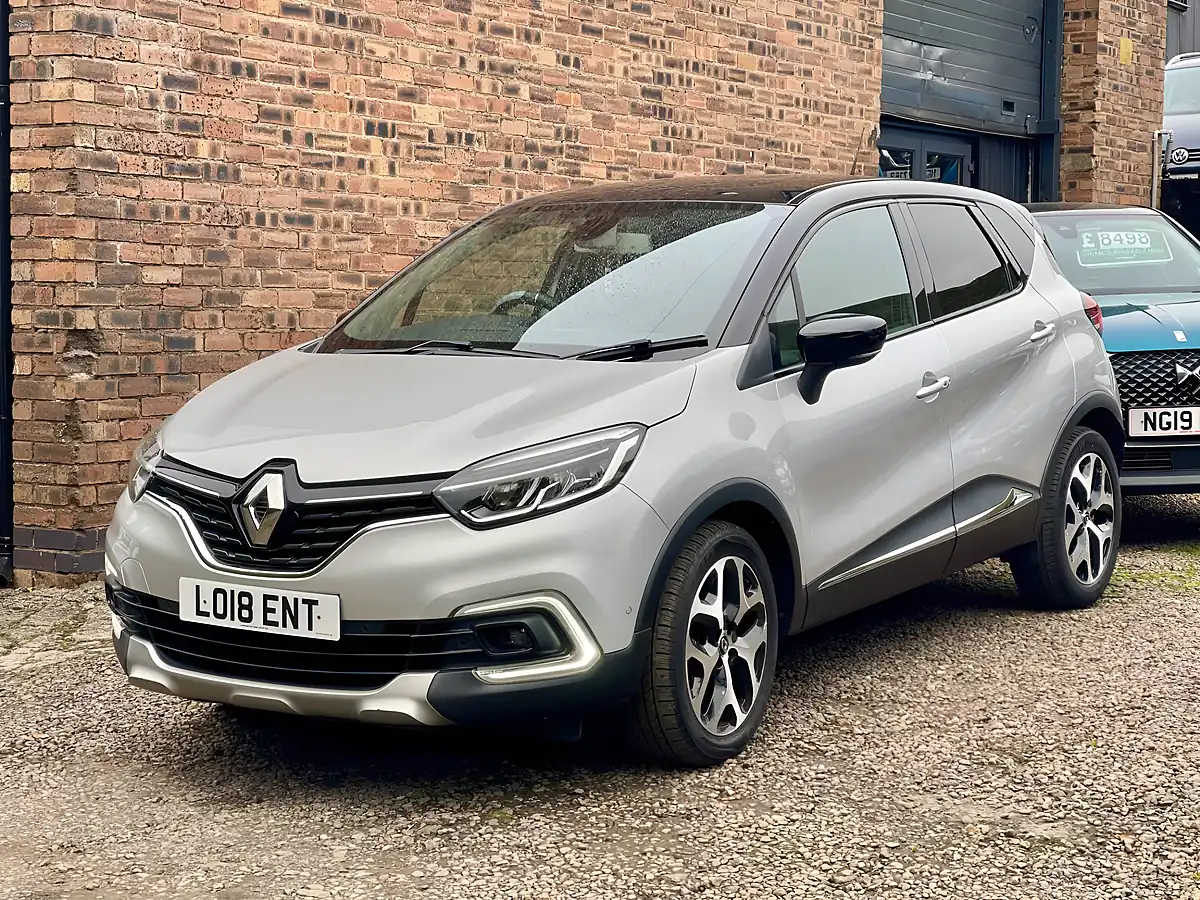 Used 2018 Renault Captur GT Line Silver - Interior and Exterior details 3