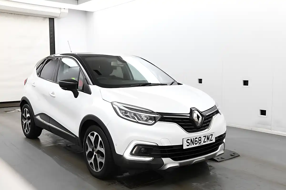 Used 2018 Renault Captur GT Line White - Front View