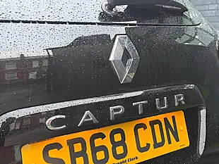 Used 2018 Renault Captur Iconic Black - Interior and Exterior details 11