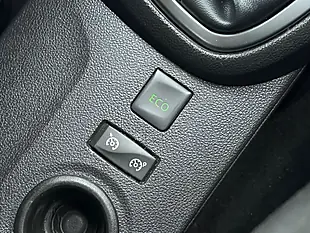 Used 2018 Renault Captur Iconic Black - Interior and Exterior details 15