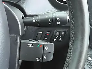 Used 2018 Renault Captur Iconic Black - Interior and Exterior details 19