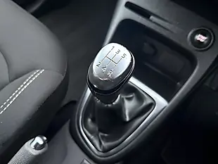 Used 2018 Renault Captur Iconic Black - Interior and Exterior details 3