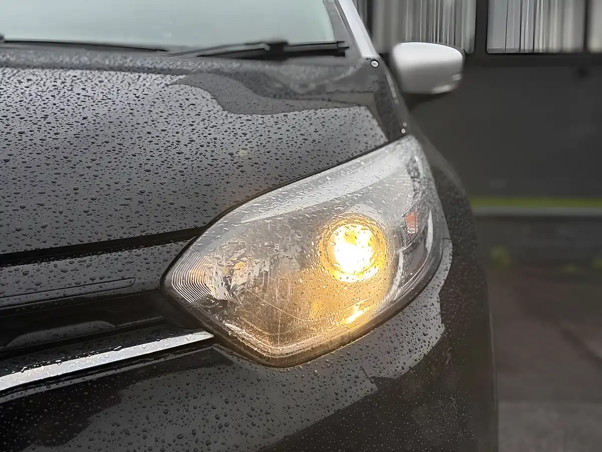 Used 2018 Renault Captur Iconic Black - Interior and Exterior details 8