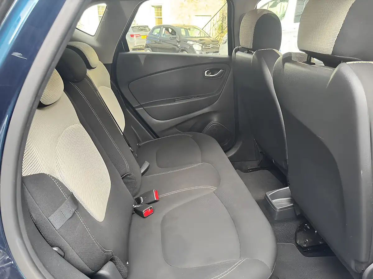 Used 2018 Renault Captur Iconic Blue - Interior and Exterior details 10