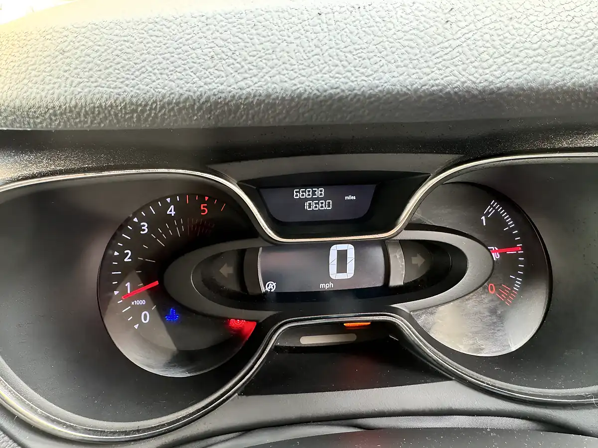 Used 2018 Renault Captur Iconic Blue - Interior and Exterior details 13