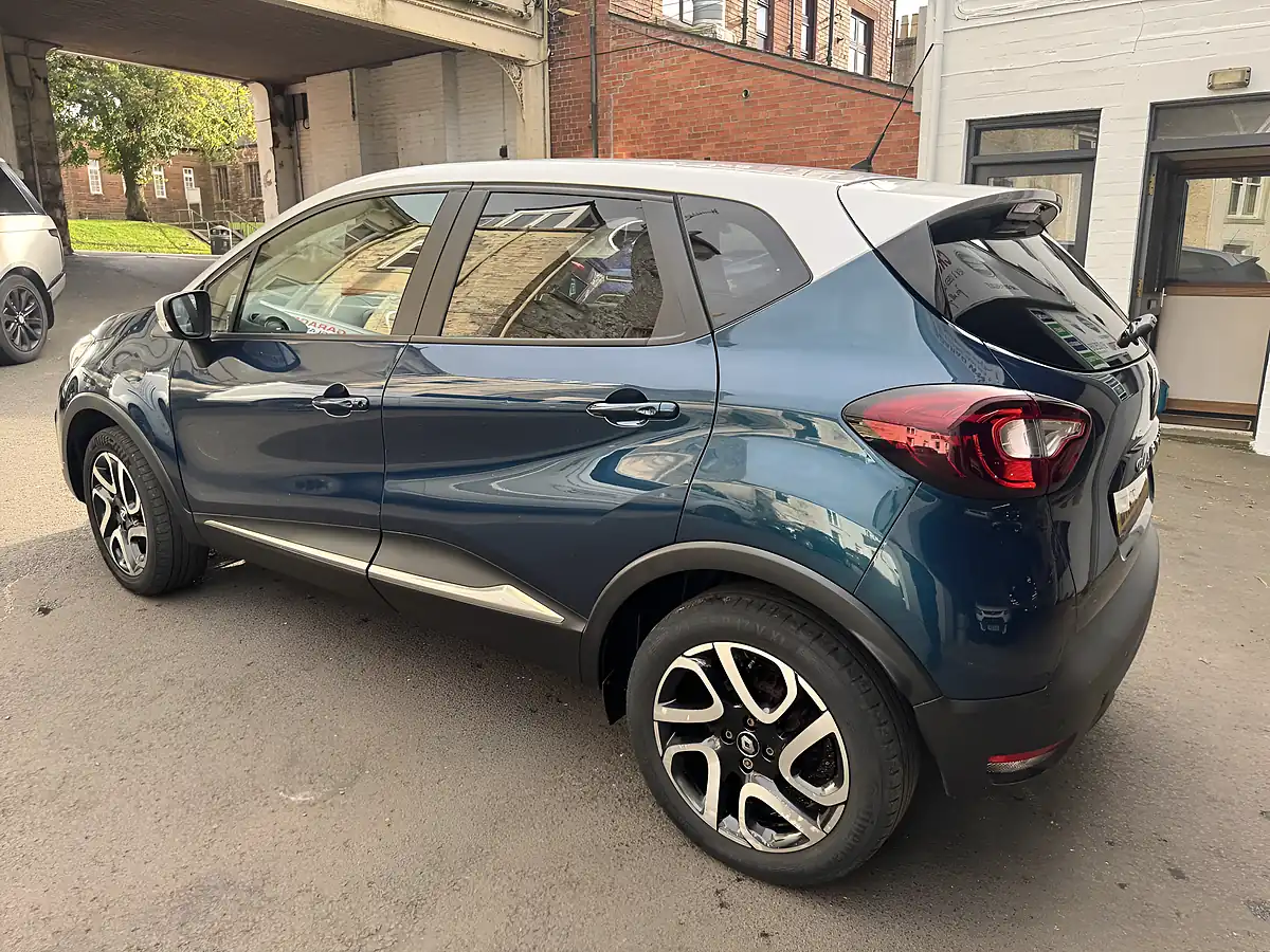 Used 2018 Renault Captur Iconic Blue - Interior and Exterior details 5