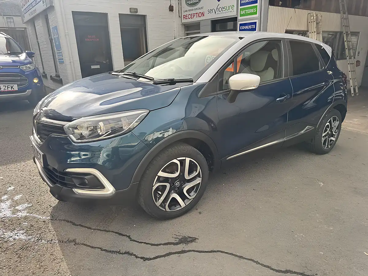 Used 2018 Renault Captur Iconic Blue - Interior and Exterior details 7