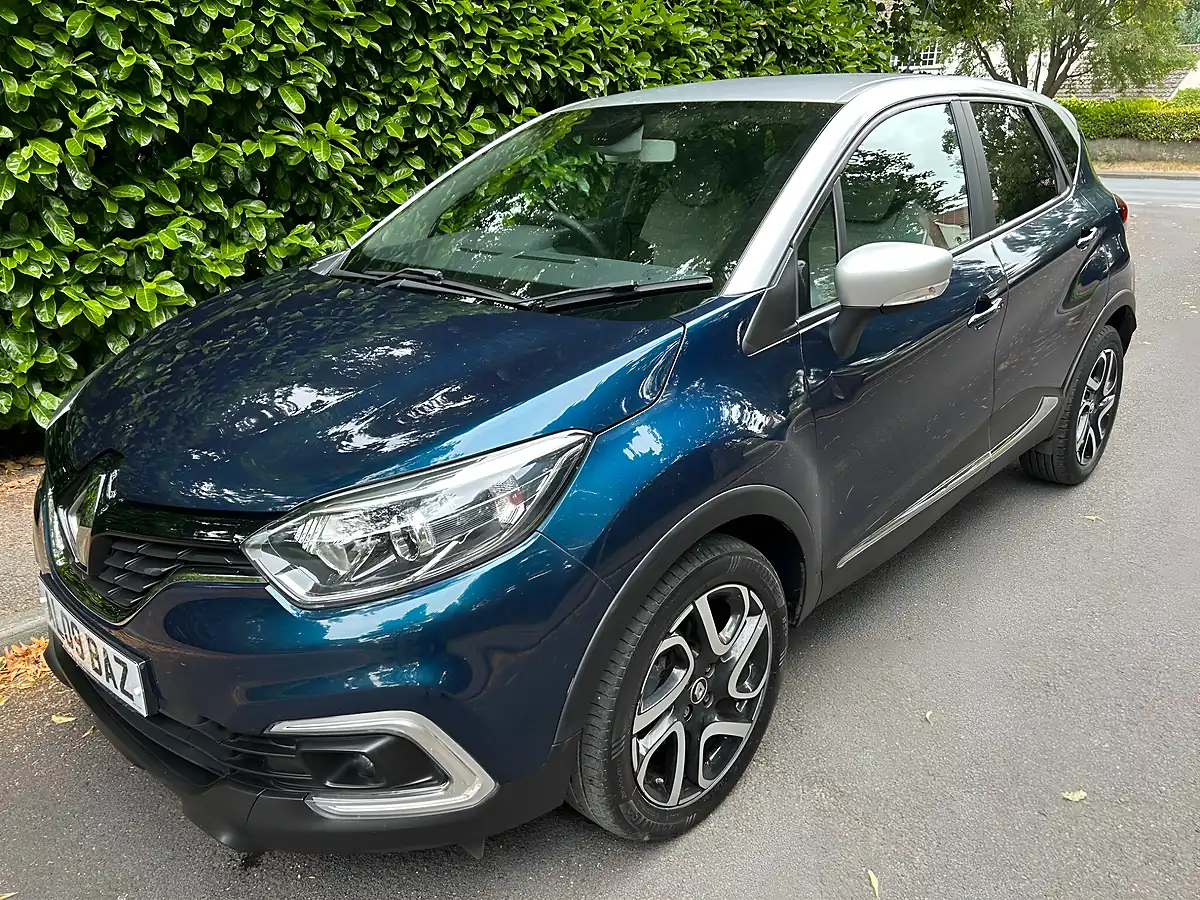 Used 2018 Renault Captur Iconic Blue - Interior and Exterior details 16