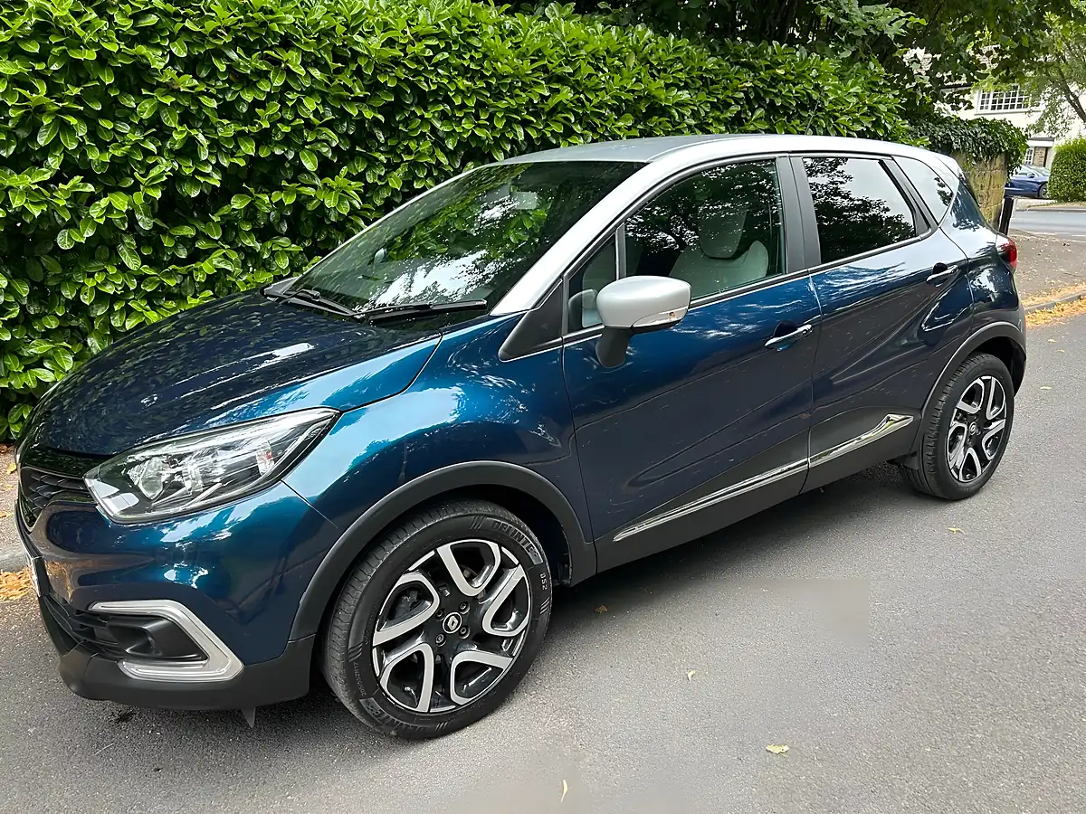 Used 2018 Renault Captur Iconic Blue - Interior and Exterior details 17
