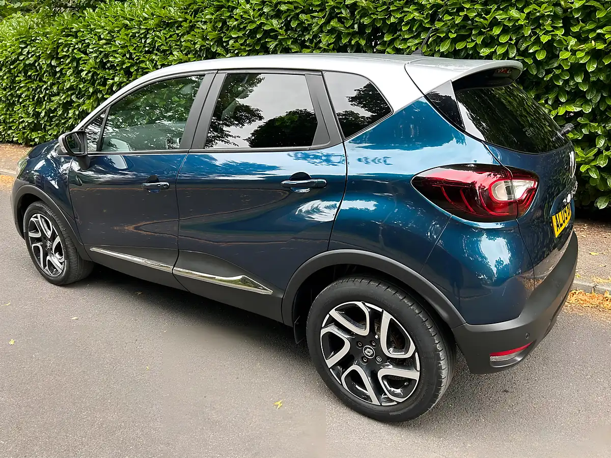 Used 2018 Renault Captur Iconic Blue - Interior and Exterior details 18