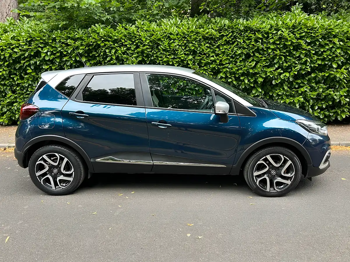 Used 2018 Renault Captur Iconic Blue - Interior and Exterior details 2