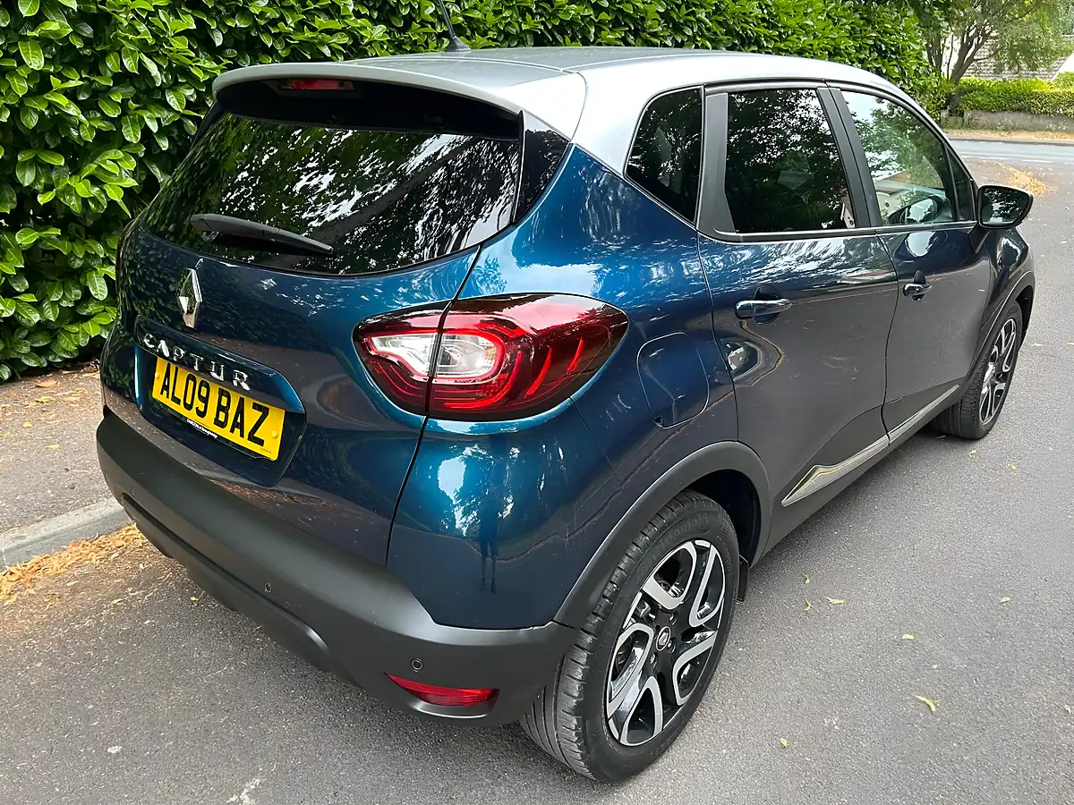 Used 2018 Renault Captur Iconic Blue - Interior and Exterior details 5
