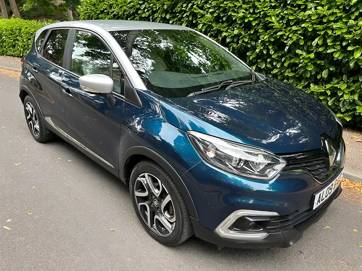 Used 2018 Renault Captur Iconic Blue - Interior and Exterior details 7