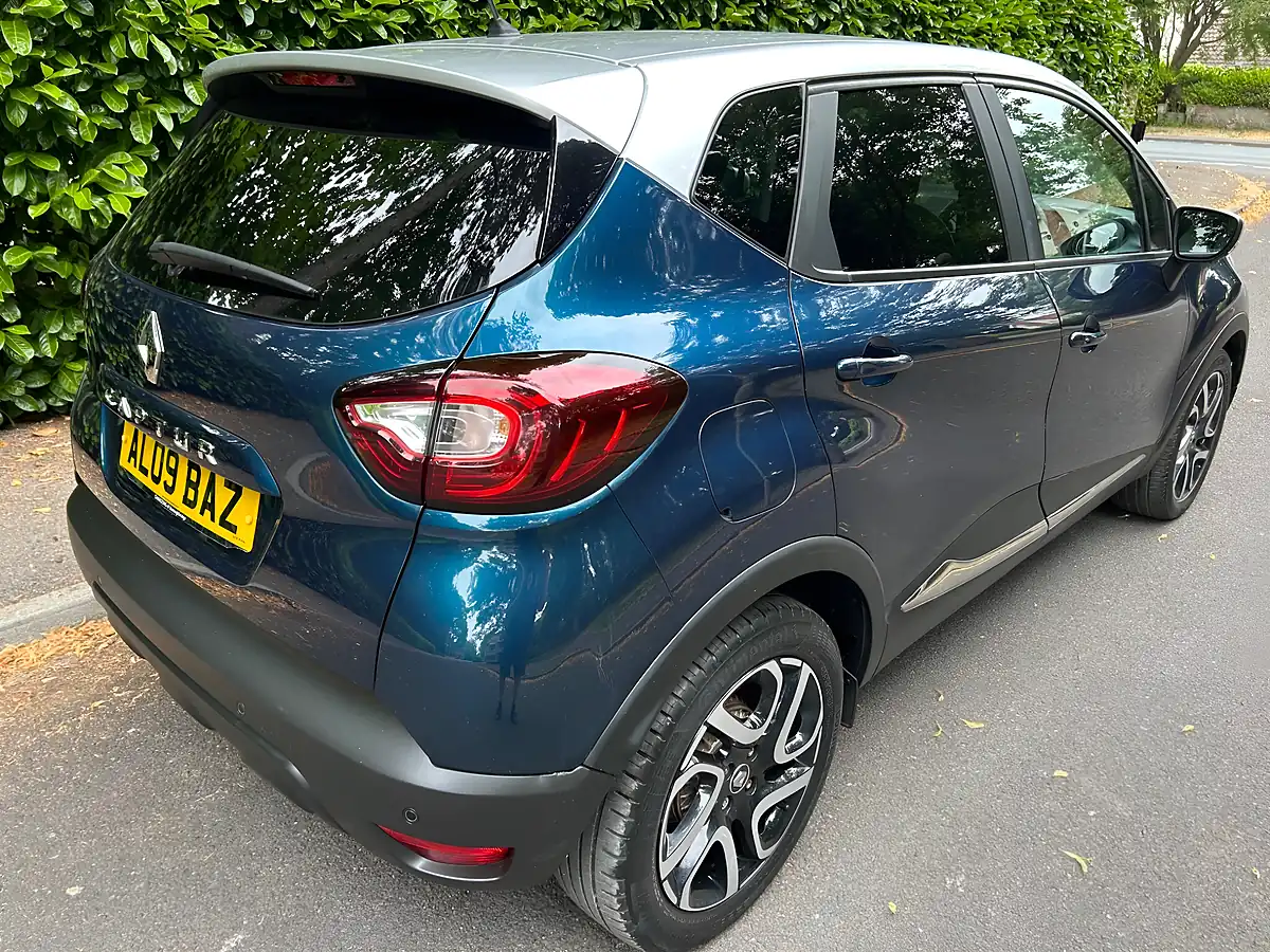 Used 2018 Renault Captur Iconic Blue - Interior and Exterior details 8
