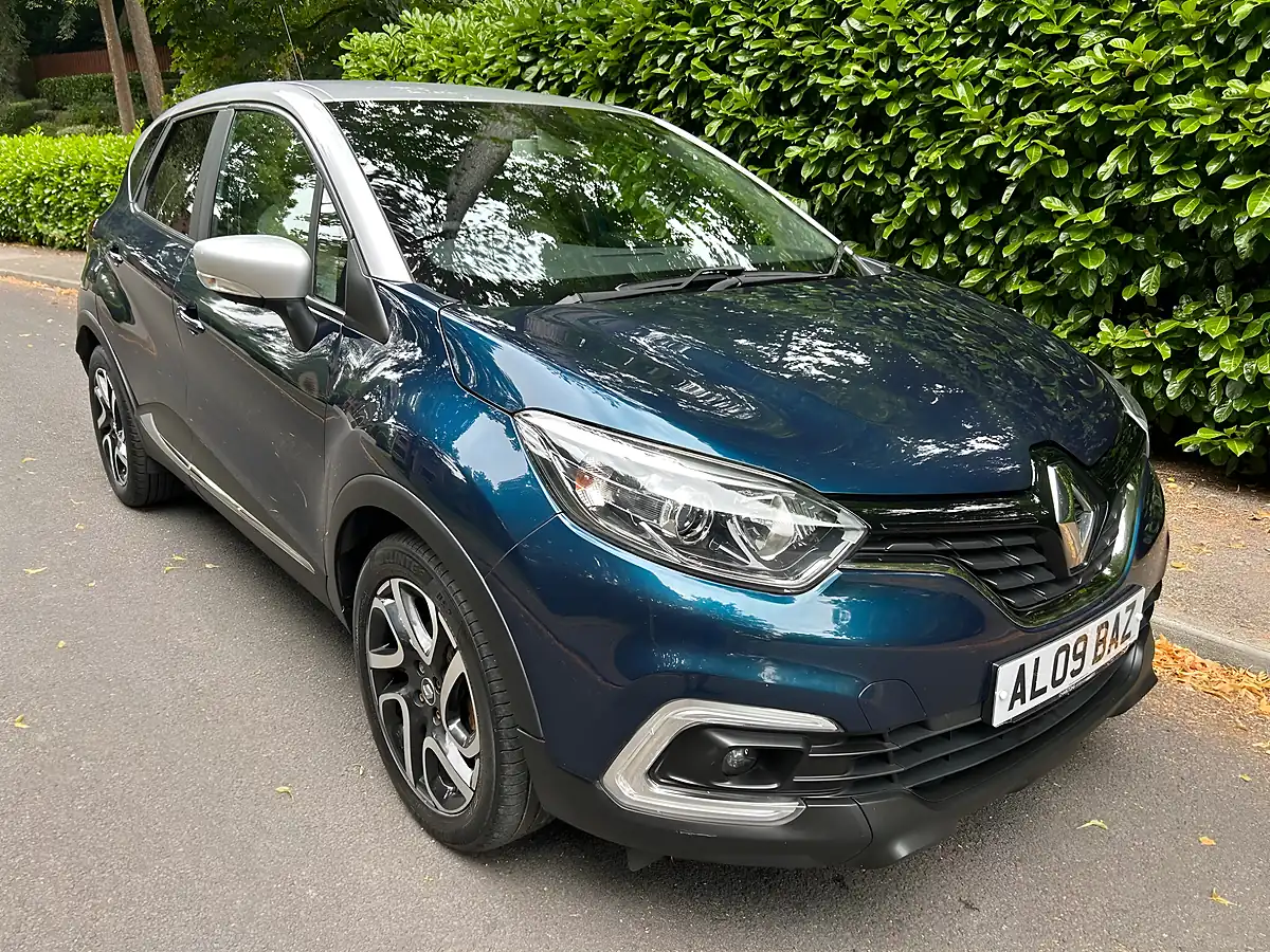 Used 2018 Renault Captur Iconic Blue - Interior and Exterior details 9