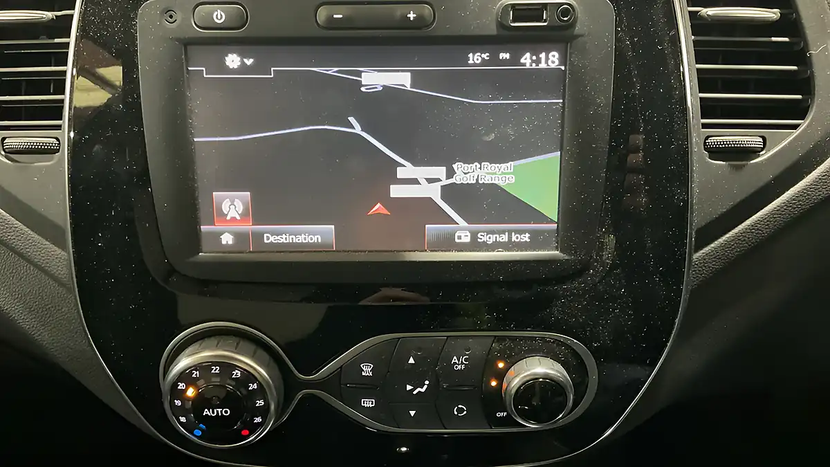 Used 2018 Renault Captur Iconic Blue - Interior and Exterior details 11