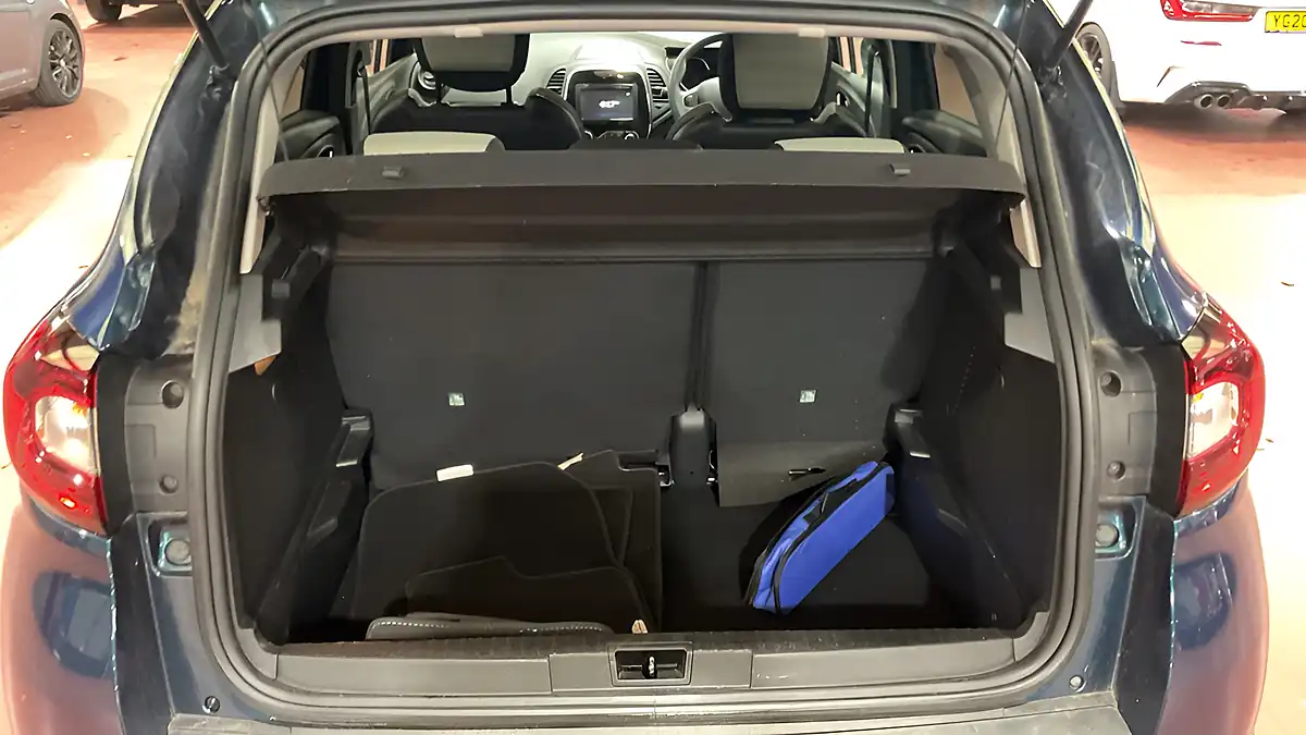 Used 2018 Renault Captur Iconic Blue - Interior and Exterior details 7