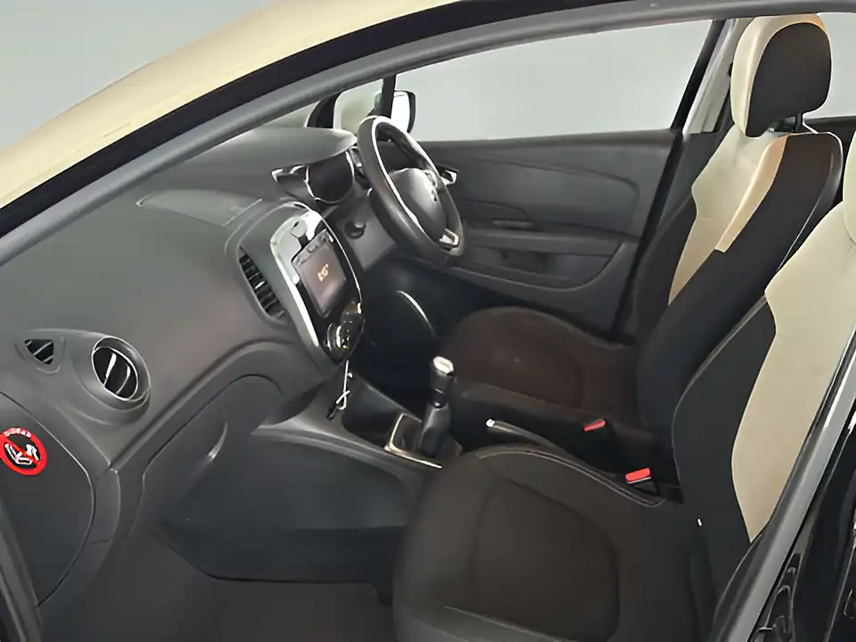 Used 2018 Renault Captur Iconic Diamond Black With Ivory Roof - Interior and Exterior details 10