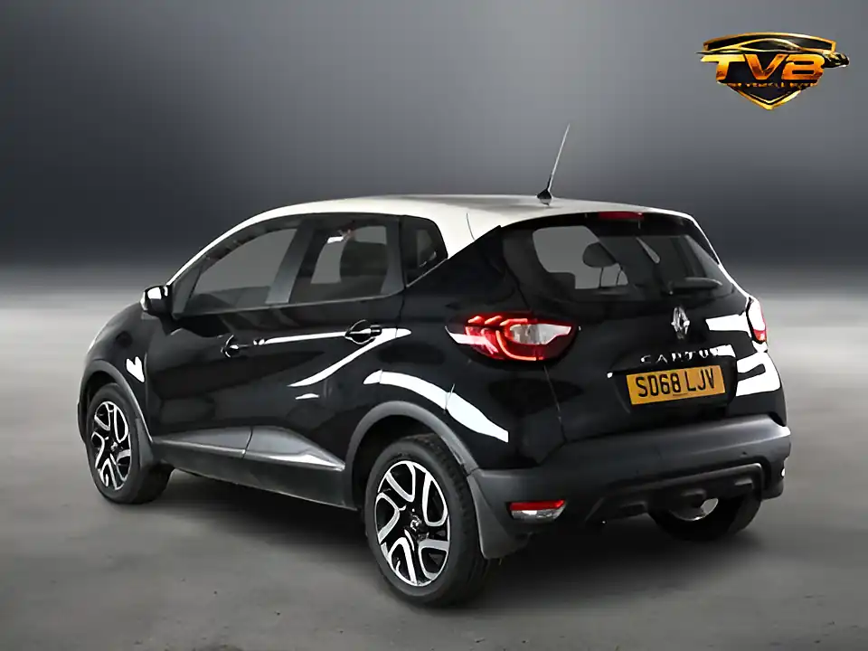 Used 2018 Renault Captur Iconic Diamond Black With Ivory Roof - Interior and Exterior details 2