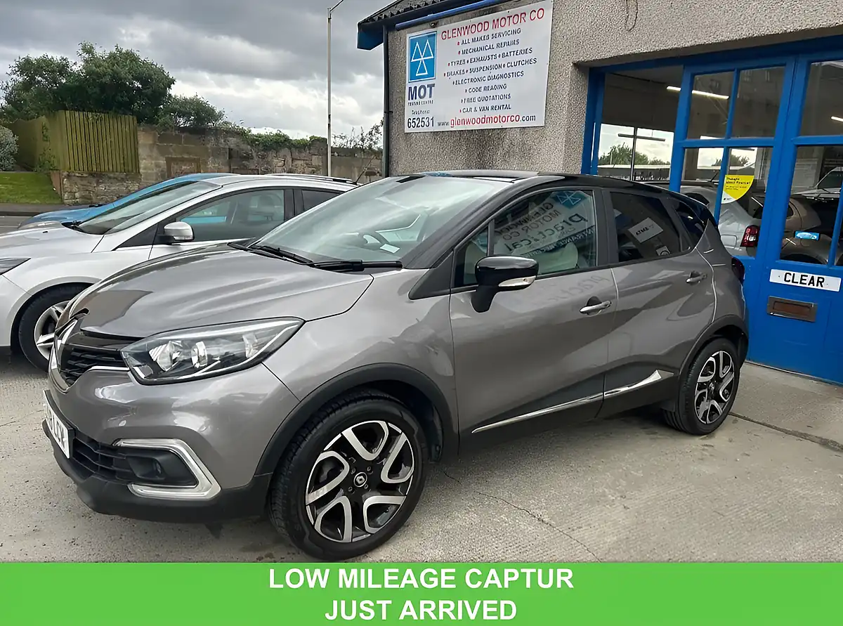 Used 2018 Renault Captur Iconic Grey - Front View