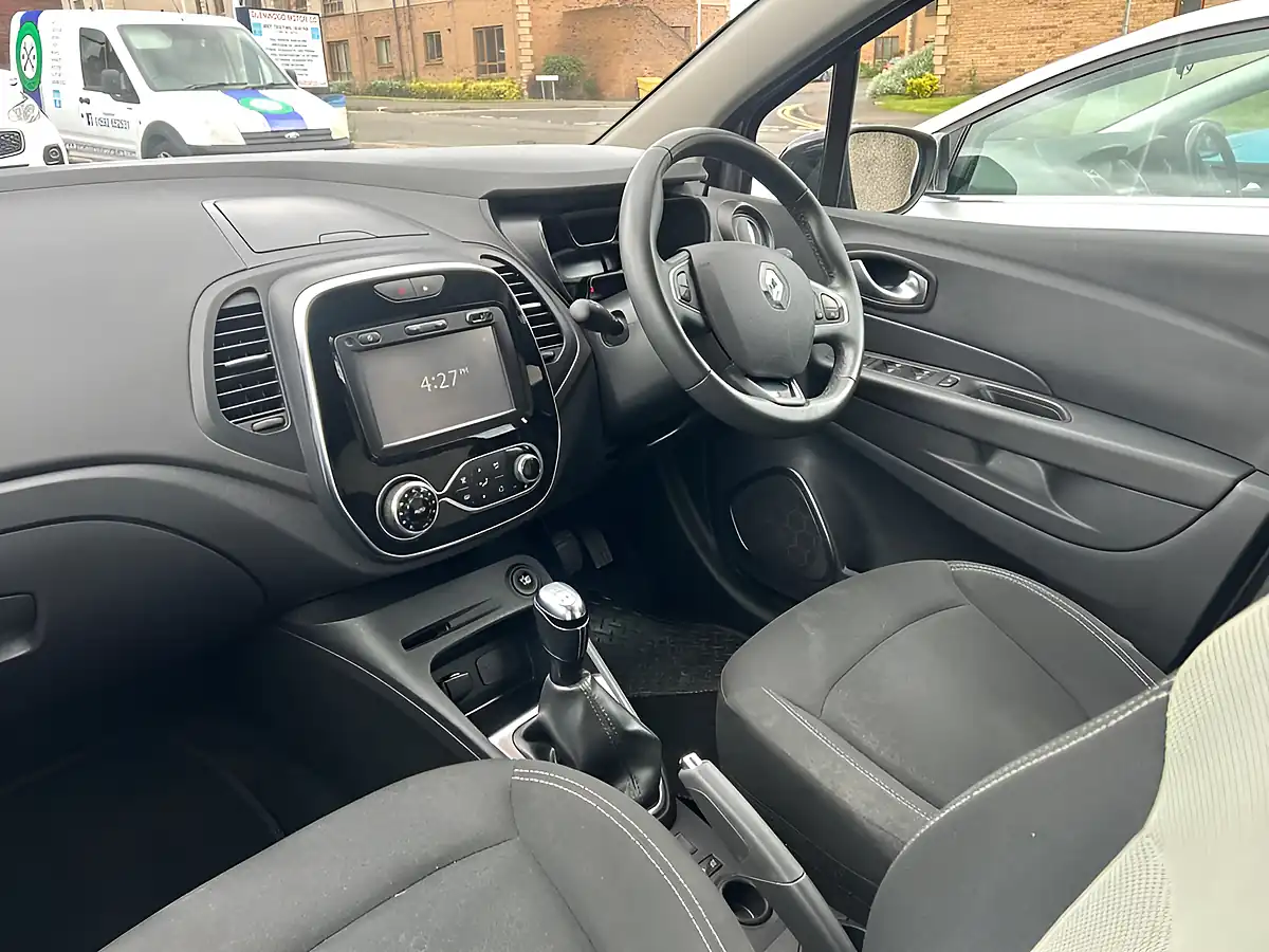Used 2018 Renault Captur Iconic Grey - Interior and Exterior details 12
