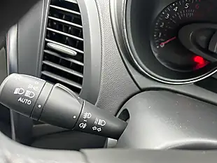 Used 2018 Renault Captur Iconic Grey - Interior and Exterior details 5